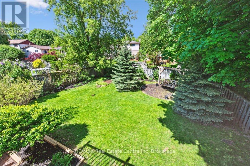 9 Pauline Place, Guelph (Willow West/sugarbush/west Acres), Ontario  N1H 7P3 - Photo 11 - X12211123