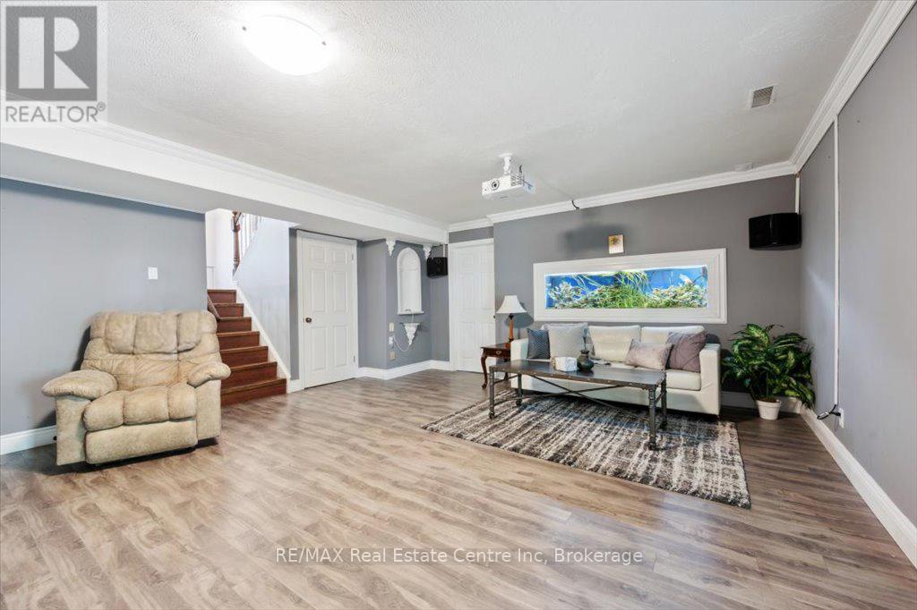 9 Pauline Place, Guelph (Willow West/sugarbush/west Acres), Ontario  N1H 7P3 - Photo 15 - X12211123