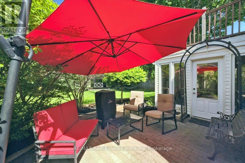 9 Pauline Place, Guelph (Willow West/sugarbush/west Acres), Ontario  N1H 7P3 - Photo 20 - X12211123