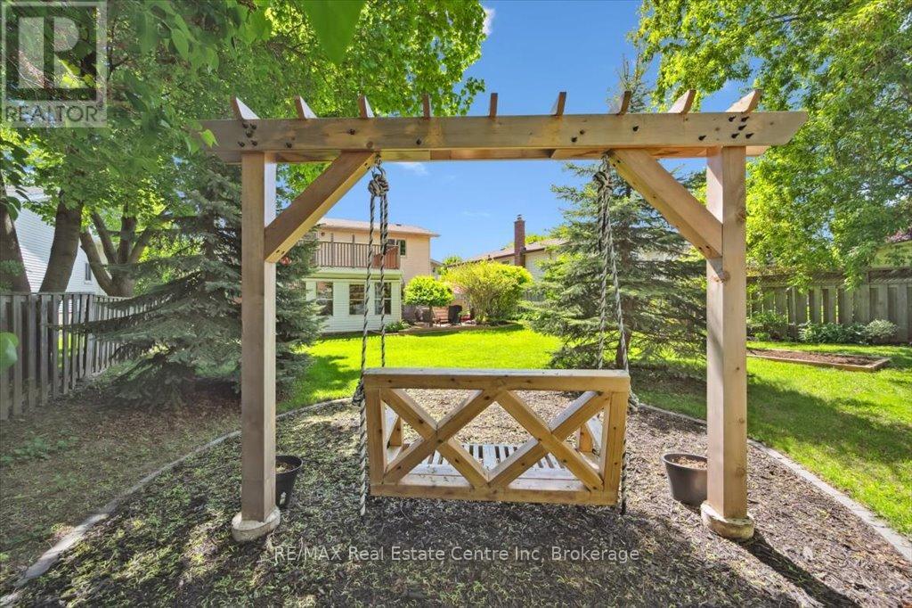 9 Pauline Place, Guelph (Willow West/sugarbush/west Acres), Ontario  N1H 7P3 - Photo 24 - X12211123