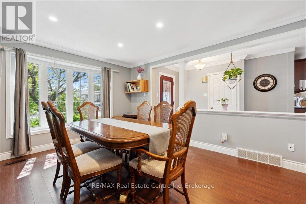 9 Pauline Place, Guelph (Willow West/sugarbush/west Acres), Ontario  N1H 7P3 - Photo 3 - X12211123