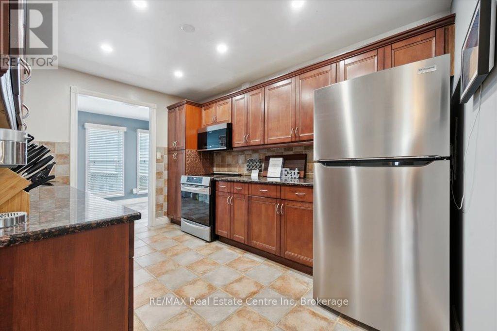 9 Pauline Place, Guelph (Willow West/sugarbush/west Acres), Ontario  N1H 7P3 - Photo 5 - X12211123