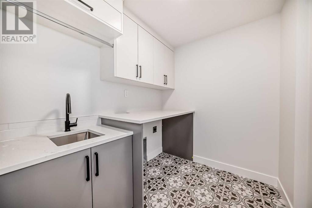 8308 34 Avenue Nw, Calgary, Alberta  T3B 1R2 - Photo 12 - A2225303