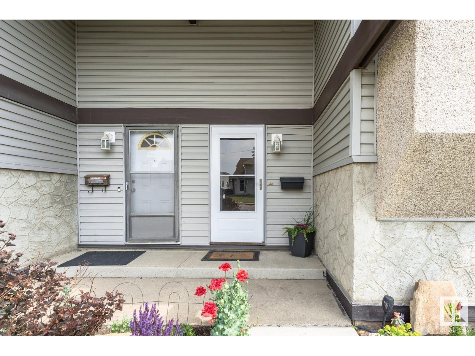 Property at 9 NORTHWOODS VG NW image 4