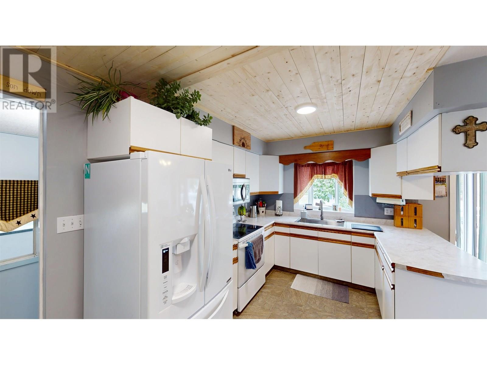 10320 111 Avenue, Fort St. John, British Columbia  V1J 2V4 - Photo 19 - R3012851