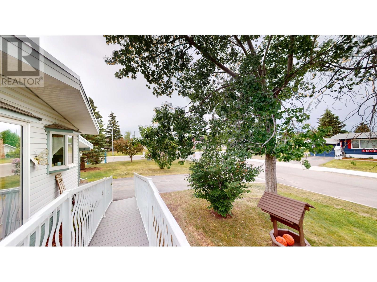 10320 111 Avenue, Fort St. John, British Columbia  V1J 2V4 - Photo 5 - R3012851