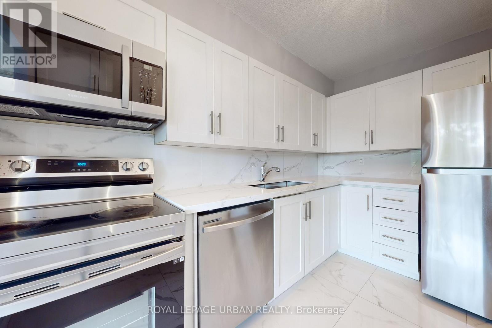102 - 20 Sunrise Avenue, Toronto (Victoria Village), Ontario  M4A 2R2 - Photo 21 - C12211102