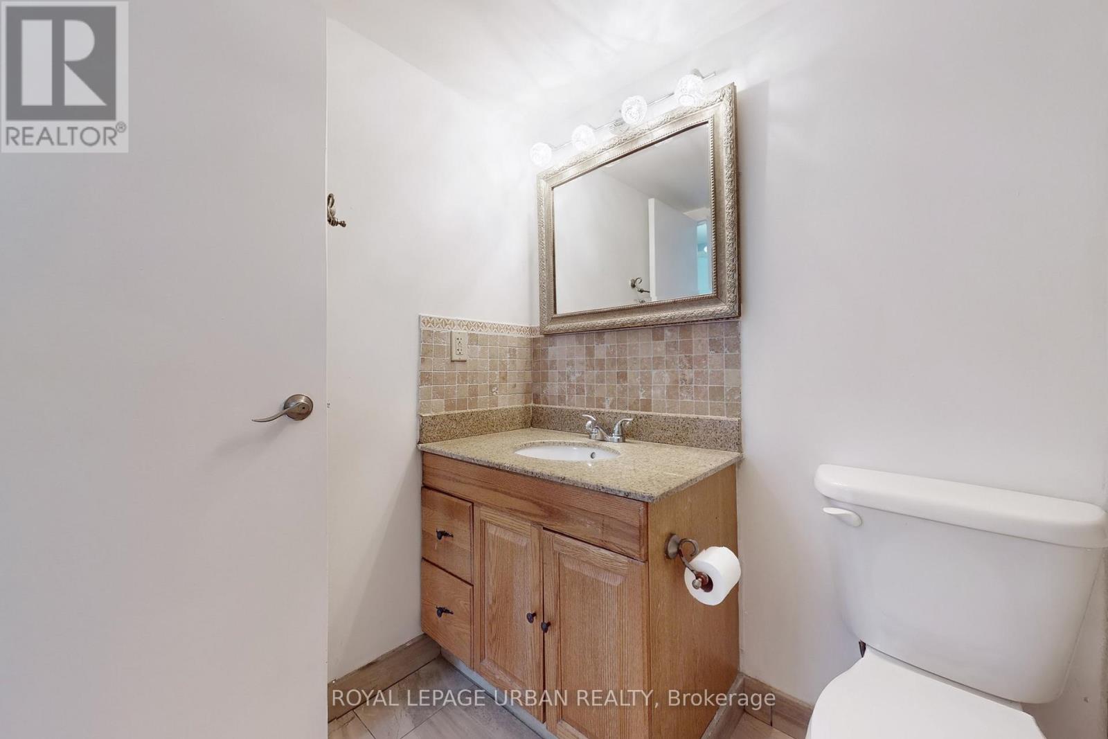 102 - 20 Sunrise Avenue, Toronto (Victoria Village), Ontario  M4A 2R2 - Photo 34 - C12211102
