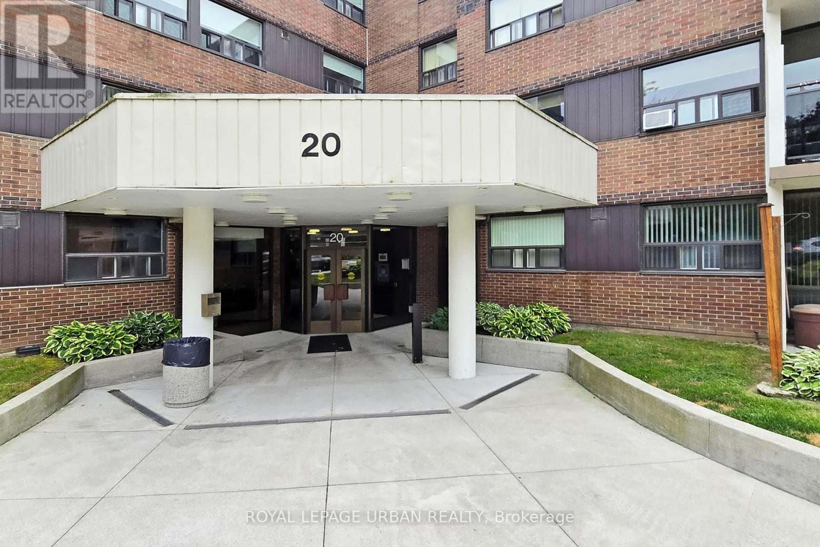 102 - 20 Sunrise Avenue, Toronto (Victoria Village), Ontario  M4A 2R2 - Photo 4 - C12211102