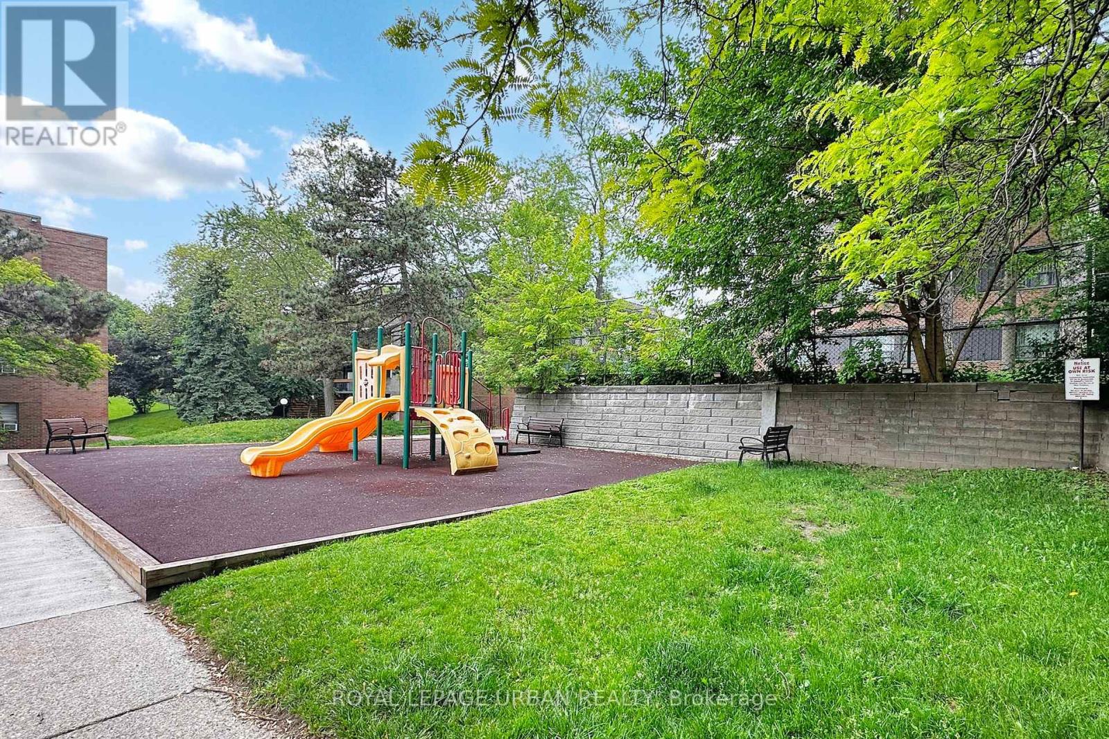 102 - 20 Sunrise Avenue, Toronto (Victoria Village), Ontario  M4A 2R2 - Photo 41 - C12211102