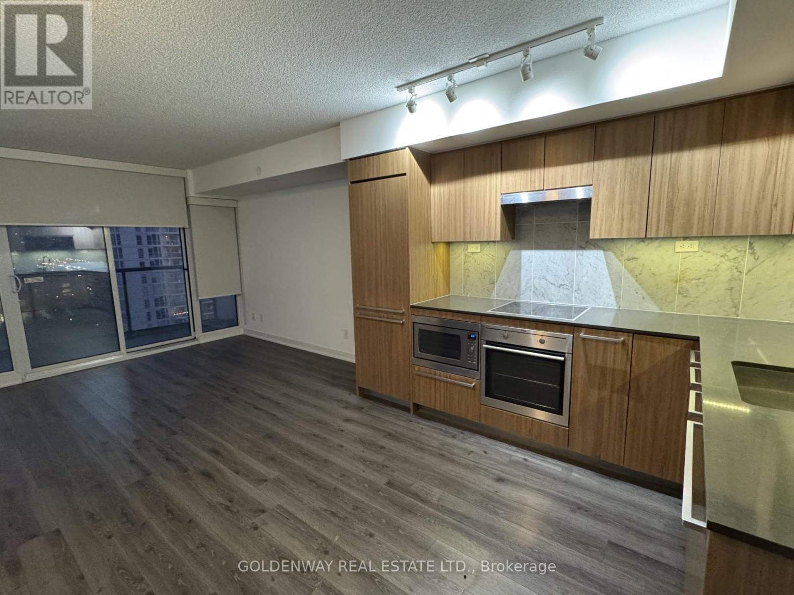 1609 - 70 Queens Wharf Road, Toronto (Waterfront Communities), Ontario  M5V 0J2 - Photo 14 - C12211119