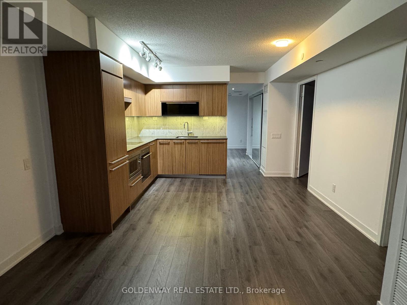 1609 - 70 Queens Wharf Road, Toronto (Waterfront Communities), Ontario  M5V 0J2 - Photo 17 - C12211119