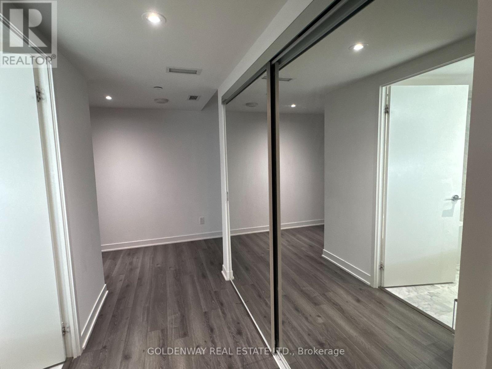 1609 - 70 Queens Wharf Road, Toronto (Waterfront Communities), Ontario  M5V 0J2 - Photo 19 - C12211119