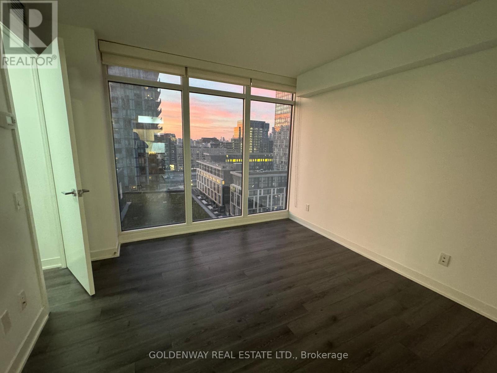1609 - 70 Queens Wharf Road, Toronto (Waterfront Communities), Ontario  M5V 0J2 - Photo 9 - C12211119