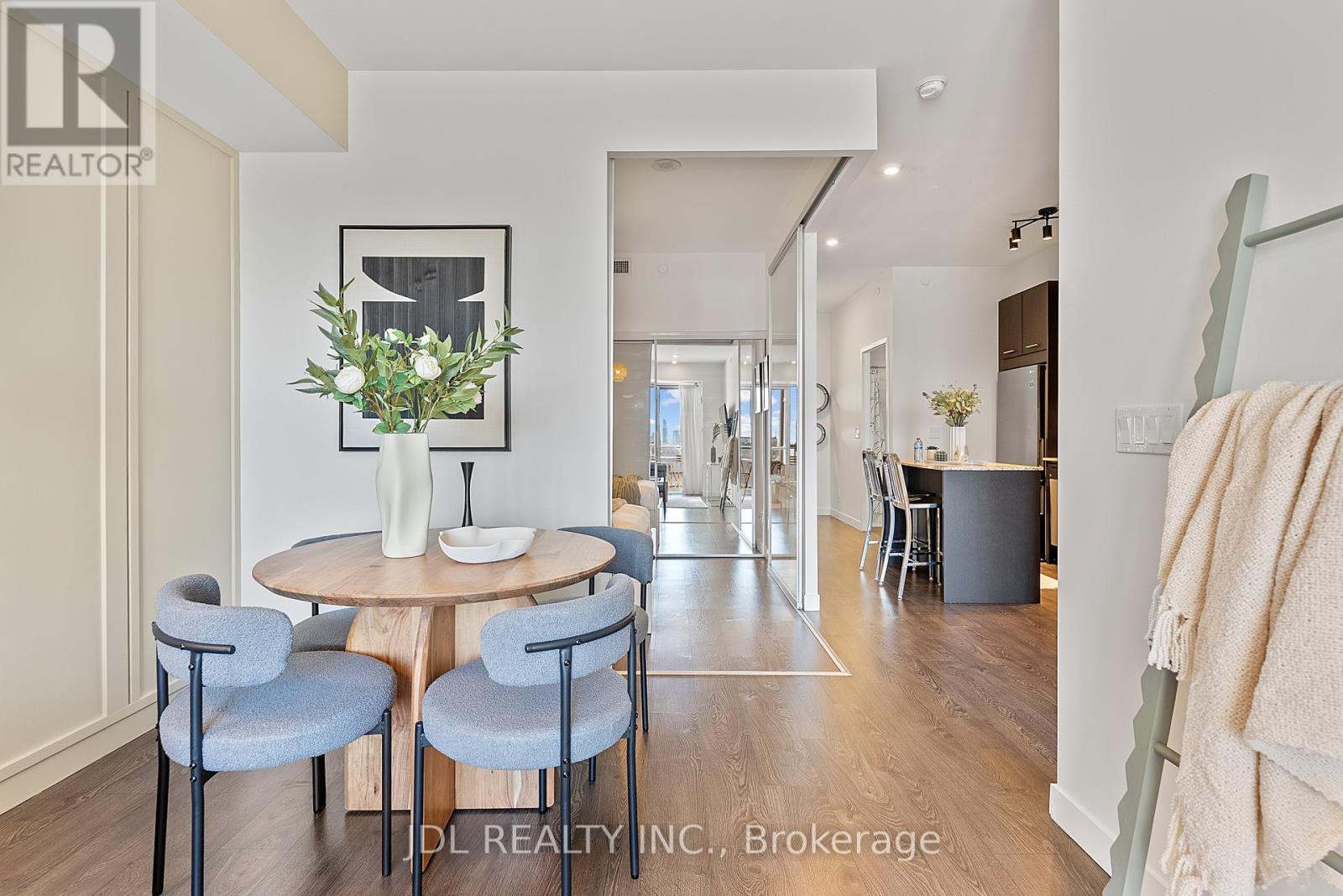 301 - 2055 Danforth Avenue, Toronto (Woodbine Corridor), Ontario  M4C 1J8 - Photo 6 - E12211132