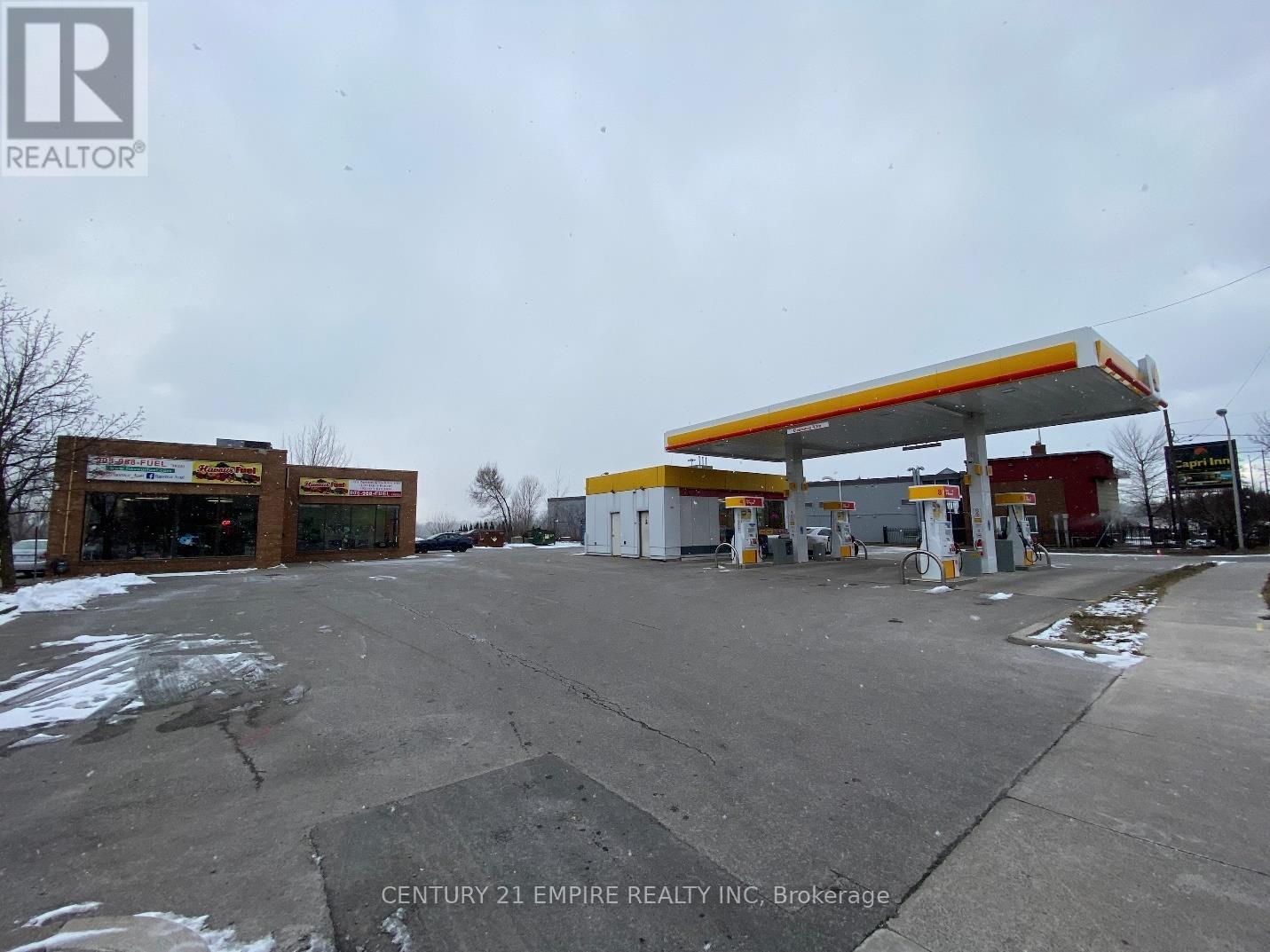 389a Ontario Street, St. Catharines, Ontario  L2R 5L3 - Photo 5 - X12174625