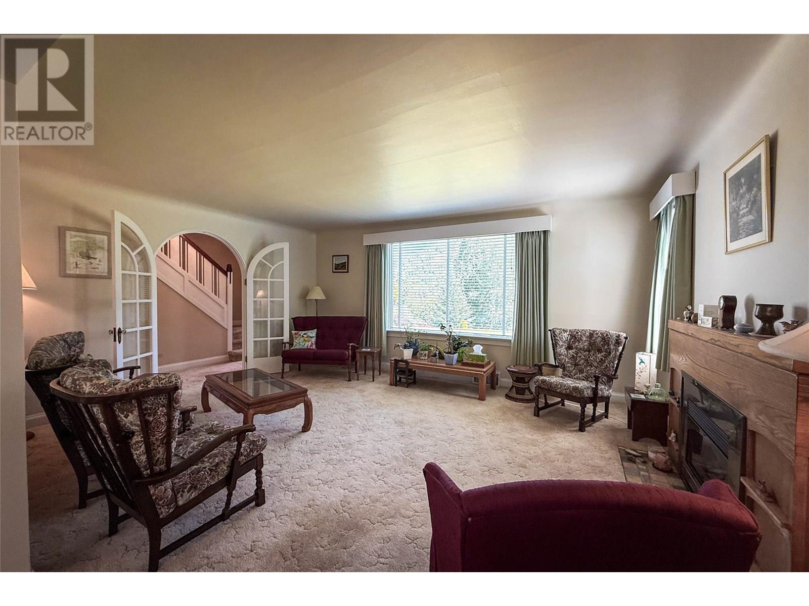 Property at 311 Murray Drive image 4