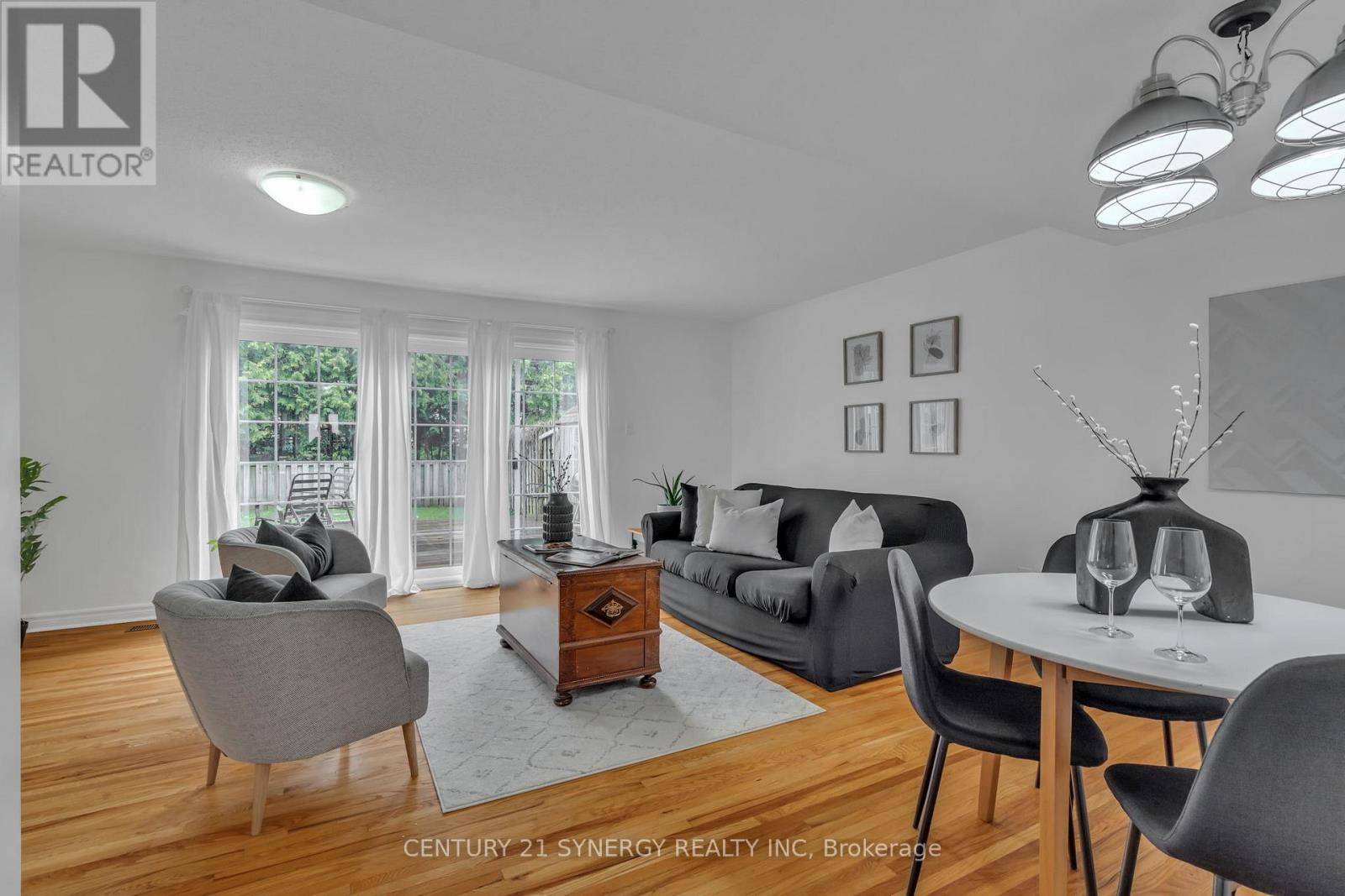 48 Monterey Drive, Ottawa, Ontario  K1B 0A9 - Photo 9 - X12210568