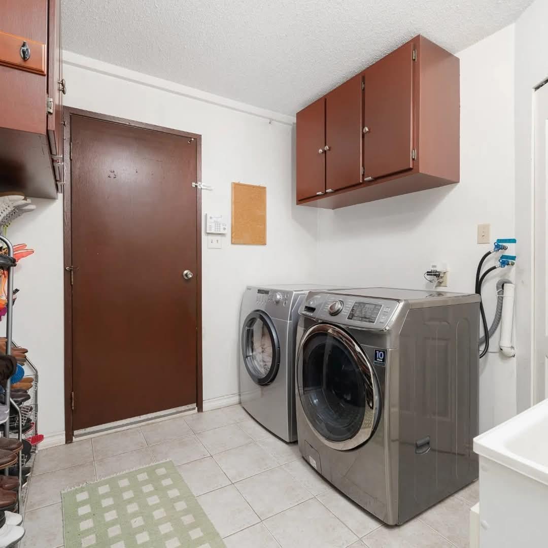 9297 151 Street, Surrey, British Columbia  V3R 7H4 - Photo 3 - R3012795