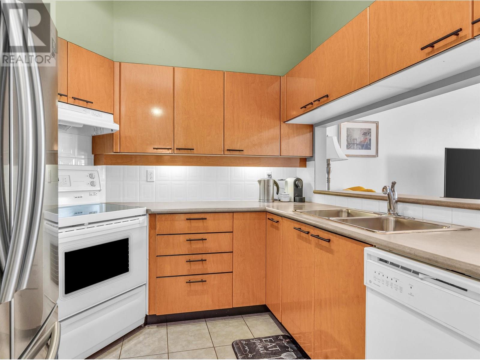 2205 10 Laguna Court, New Westminster, British Columbia  V3M 6W3 - Photo 11 - R3013580
