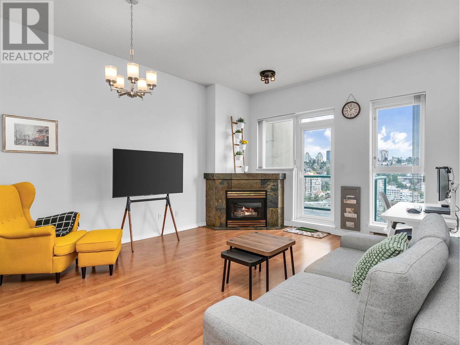 2205 10 Laguna Court, New Westminster, British Columbia  V3M 6W3 - Photo 4 - R3013580