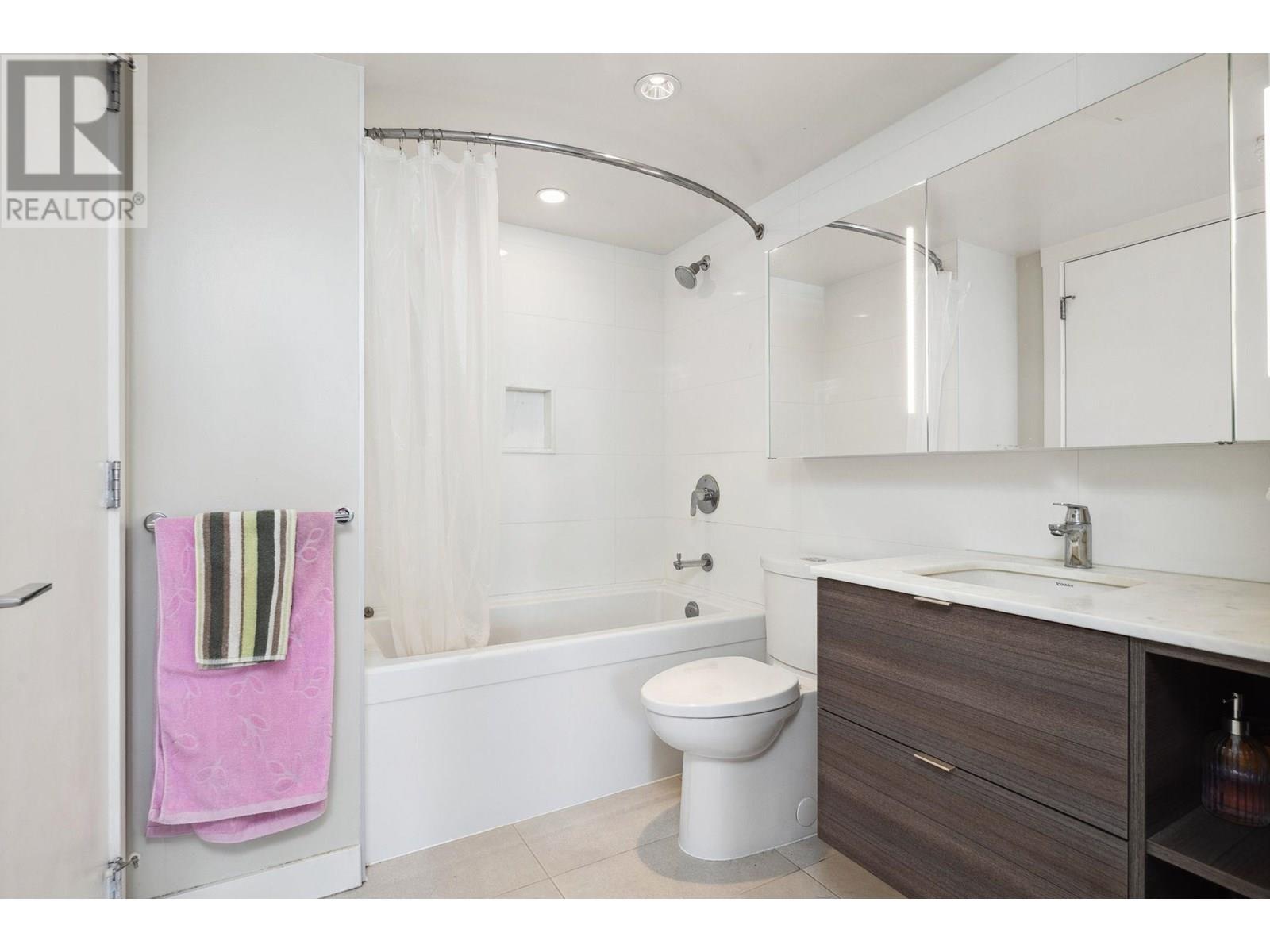 907 602 Como Lake Avenue, Coquitlam, British Columbia  V3J 0G2 - Photo 13 - R3013637