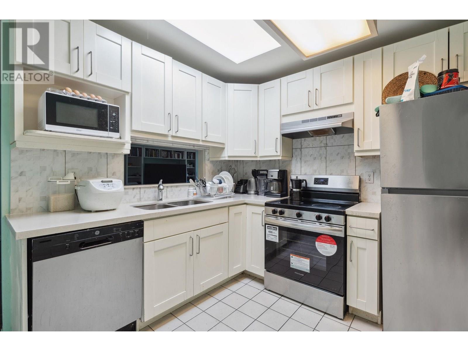 309 7368 Royal Oak Avenue, Burnaby, British Columbia  V5J 4J6 - Photo 9 - R3013712