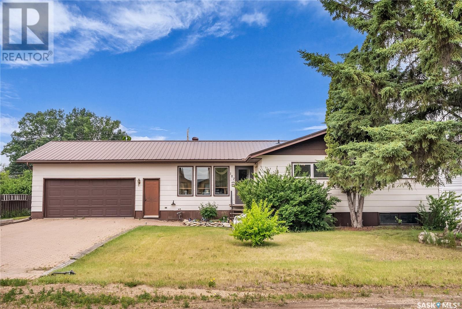 307 3rd AVENUE, harris, Saskatchewan