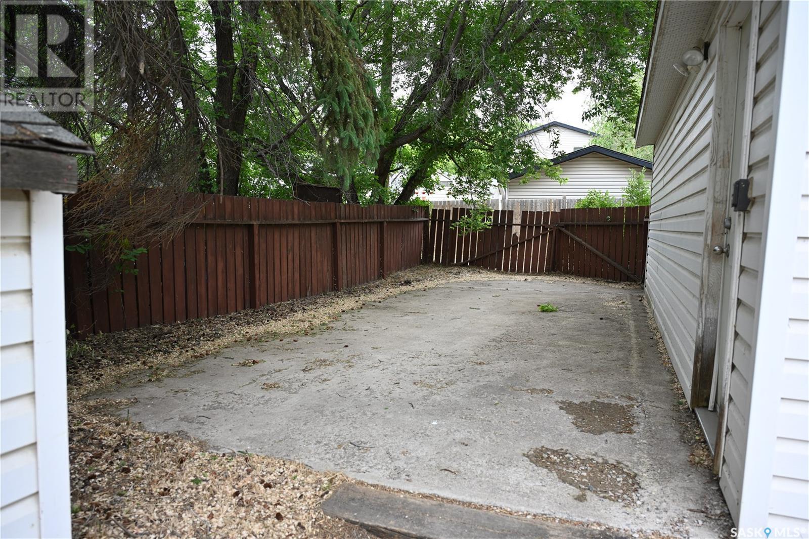 1416 D Avenue N, Saskatoon, Saskatchewan  S7L 1P4 - Photo 20 - SK009037