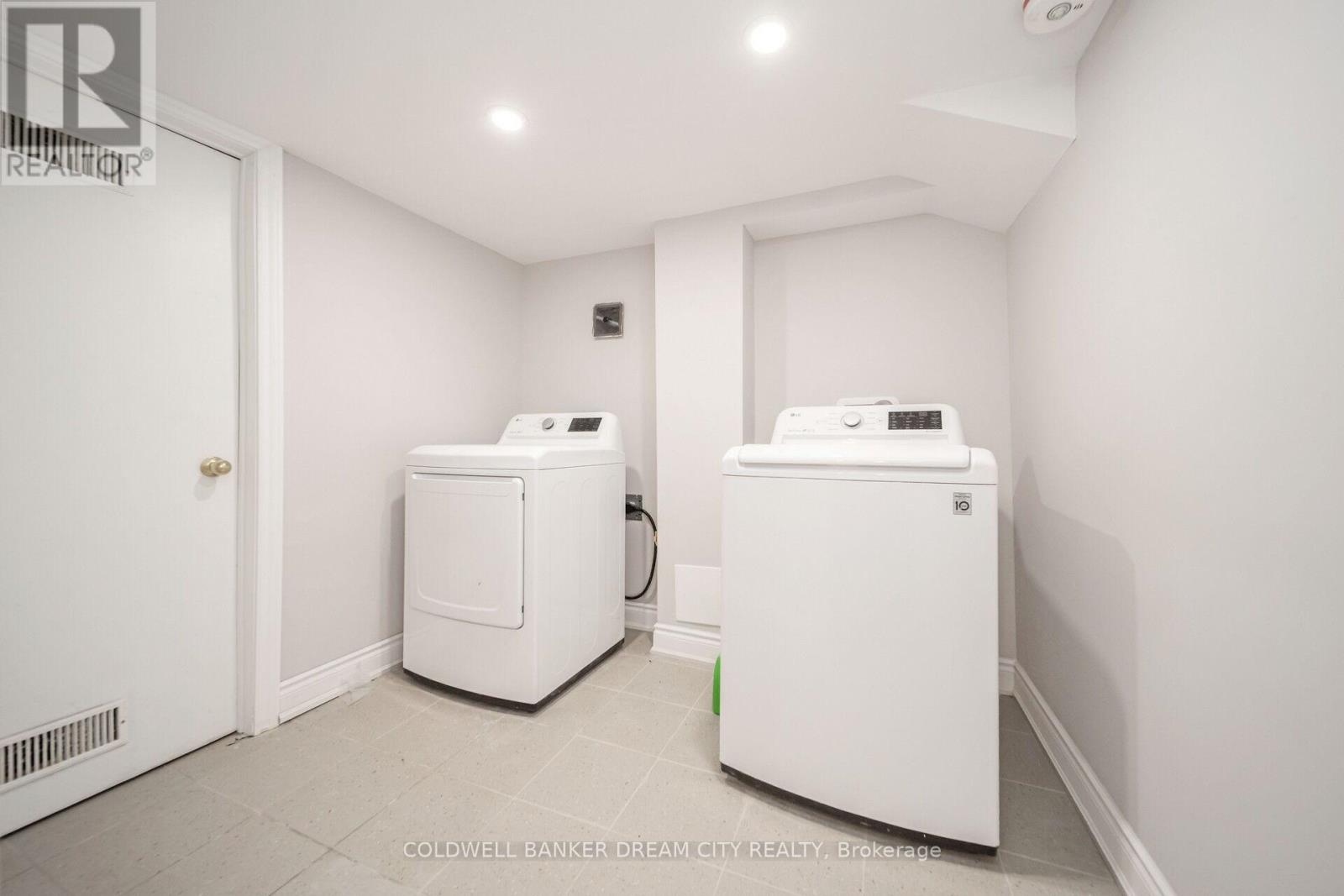60 Capistro Street, Brampton, Ontario  L7A 3H4 - Photo 37 - W12211110