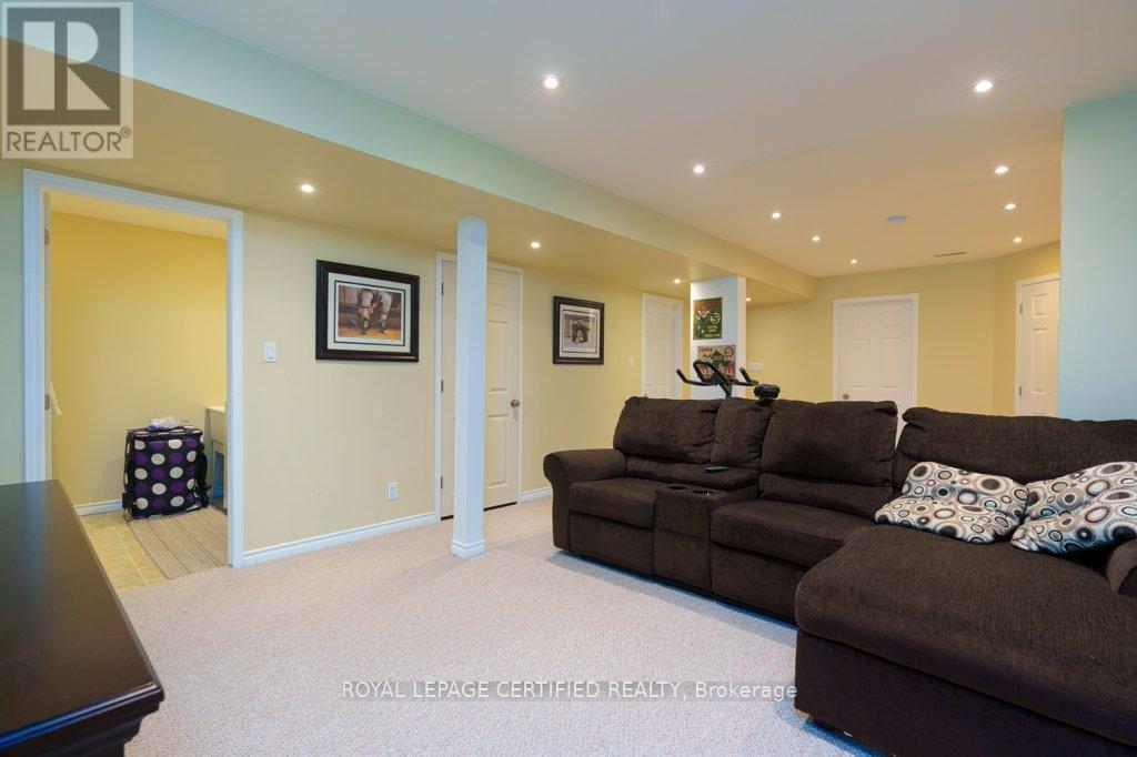 38 Banner Road, Brampton, Ontario  L6X 4K8 - Photo 21 - W12211111