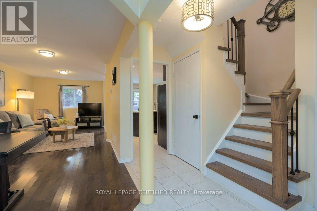 38 Banner Road, Brampton, Ontario  L6X 4K8 - Photo 3 - W12211111
