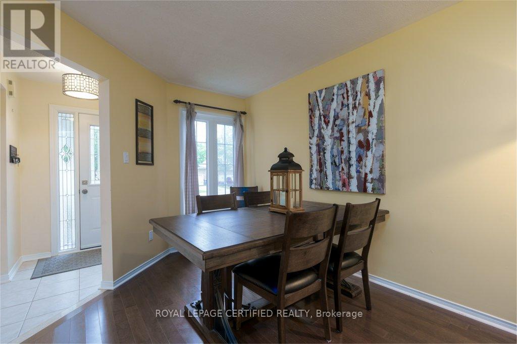 38 Banner Road, Brampton, Ontario  L6X 4K8 - Photo 5 - W12211111