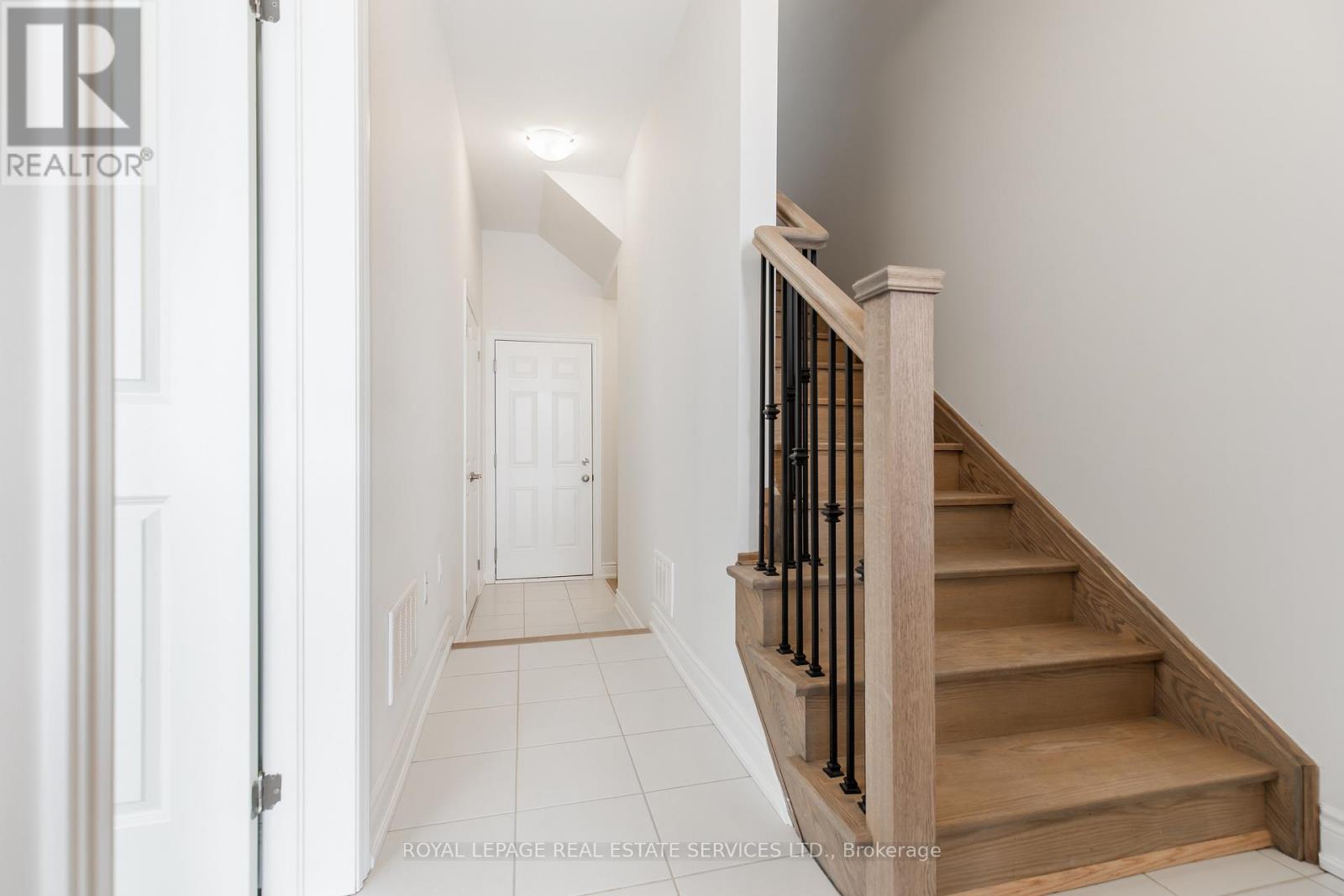 3271 Sixth Line, Oakville, Ontario  L6H 0V9 - Photo 2 - W12211113