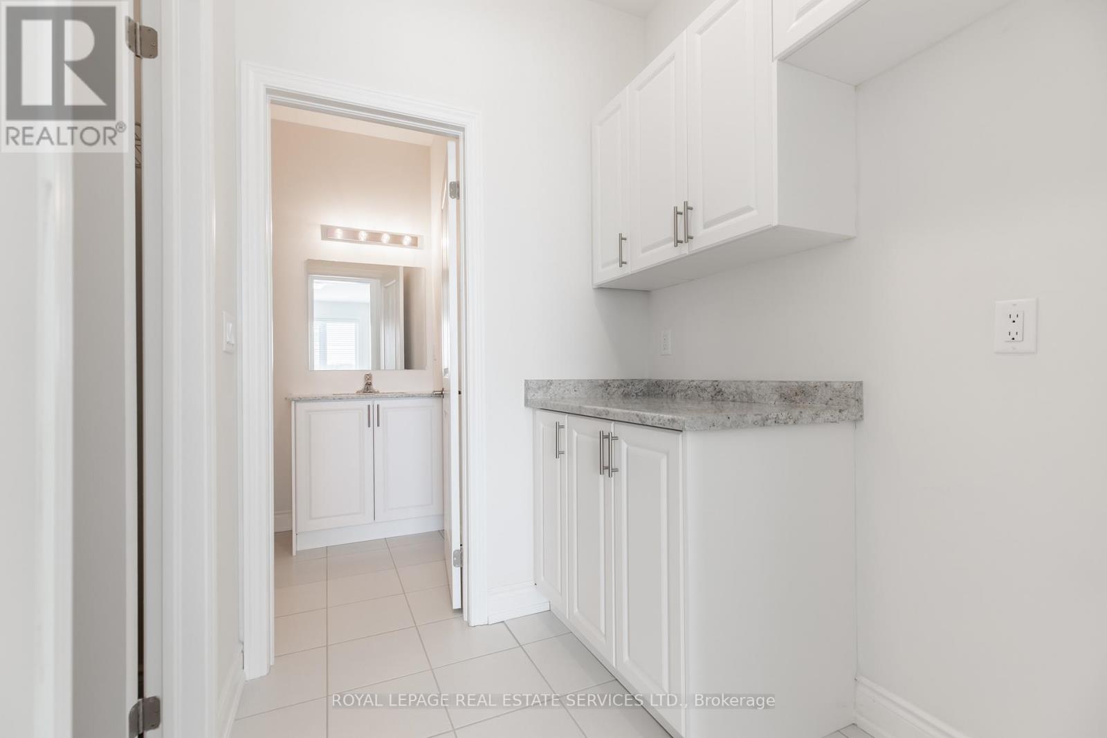 3271 Sixth Line, Oakville, Ontario  L6H 0V9 - Photo 8 - W12211113