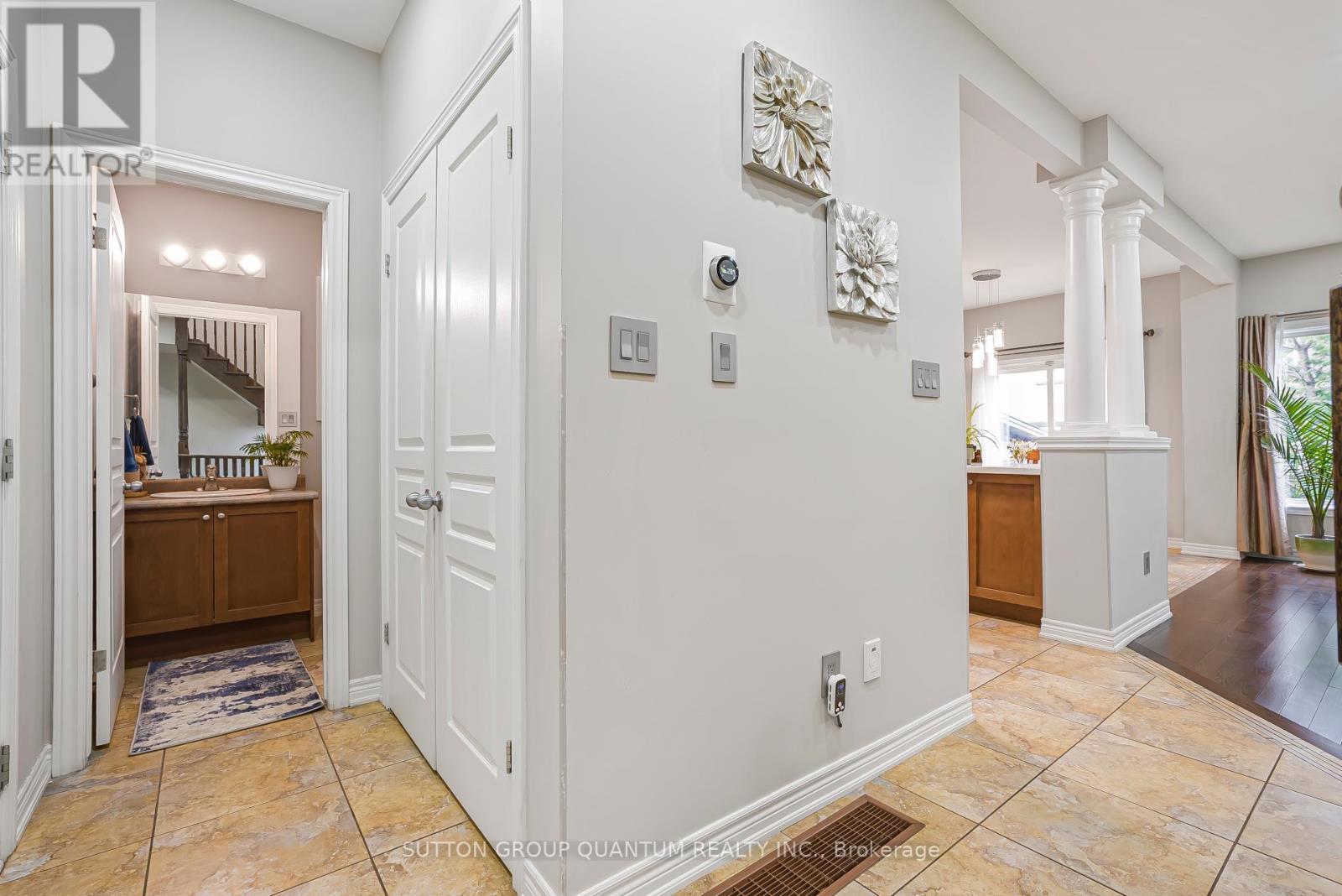 2467 Millstone Drive, Oakville, Ontario  L6M 0H6 - Photo 11 - W12211116