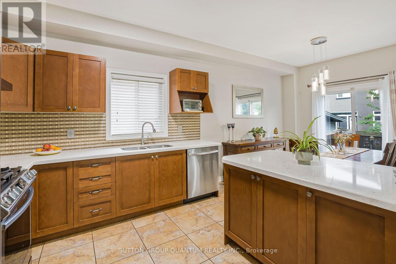 2467 Millstone Drive, Oakville, Ontario  L6M 0H6 - Photo 12 - W12211116
