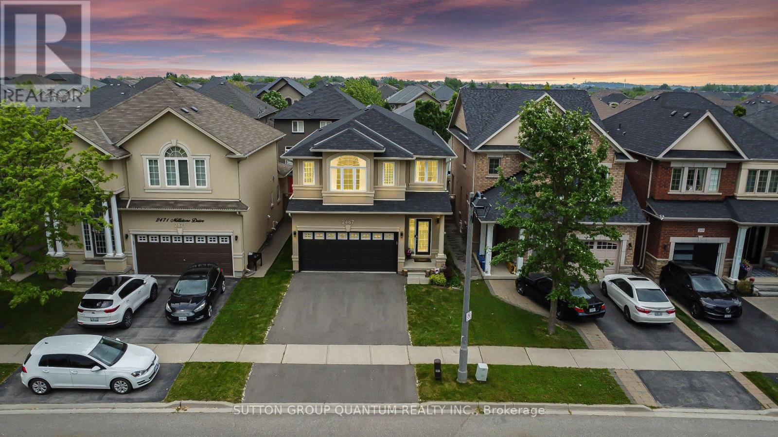 2467 Millstone Drive, Oakville, Ontario  L6M 0H6 - Photo 3 - W12211116