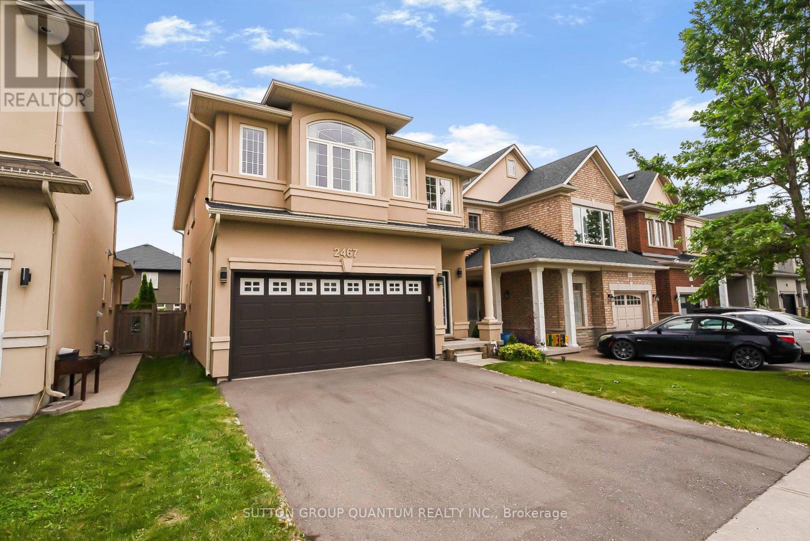 2467 Millstone Drive, Oakville, Ontario  L6M 0H6 - Photo 4 - W12211116