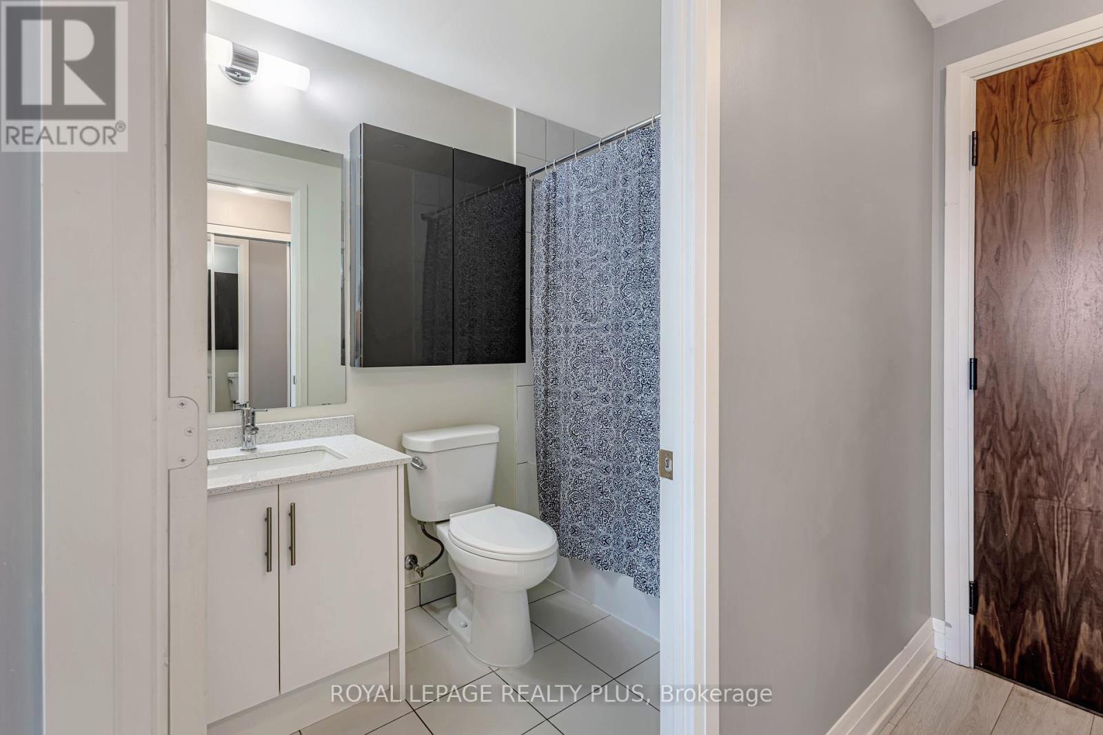 701 - 509 Dundas Street W, Oakville (Go Glenorchy), Ontario  L6M 1L9 - Photo 14 - W12211121