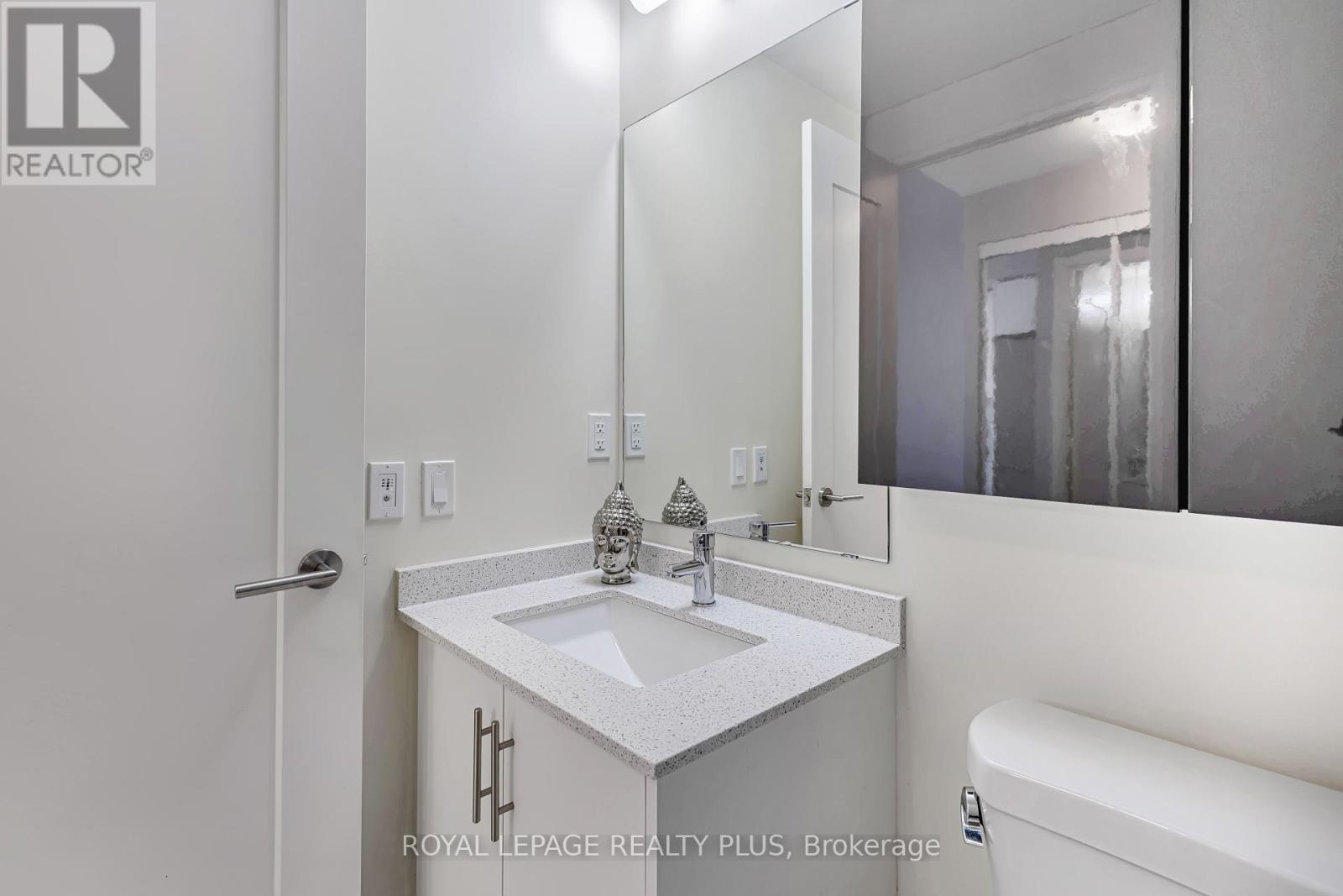 701 - 509 Dundas Street W, Oakville (Go Glenorchy), Ontario  L6M 1L9 - Photo 15 - W12211121