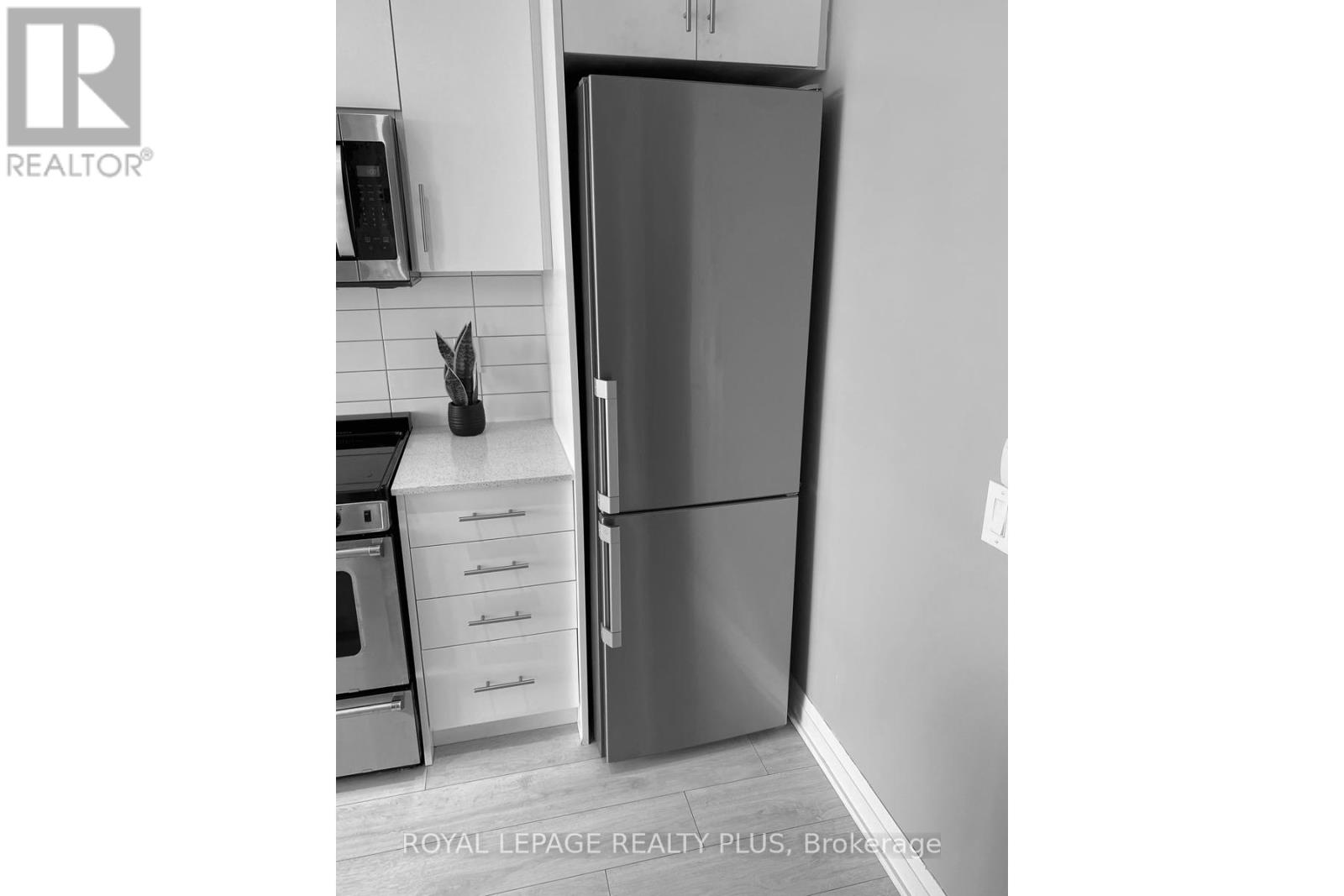 701 - 509 Dundas Street W, Oakville (Go Glenorchy), Ontario  L6M 1L9 - Photo 18 - W12211121