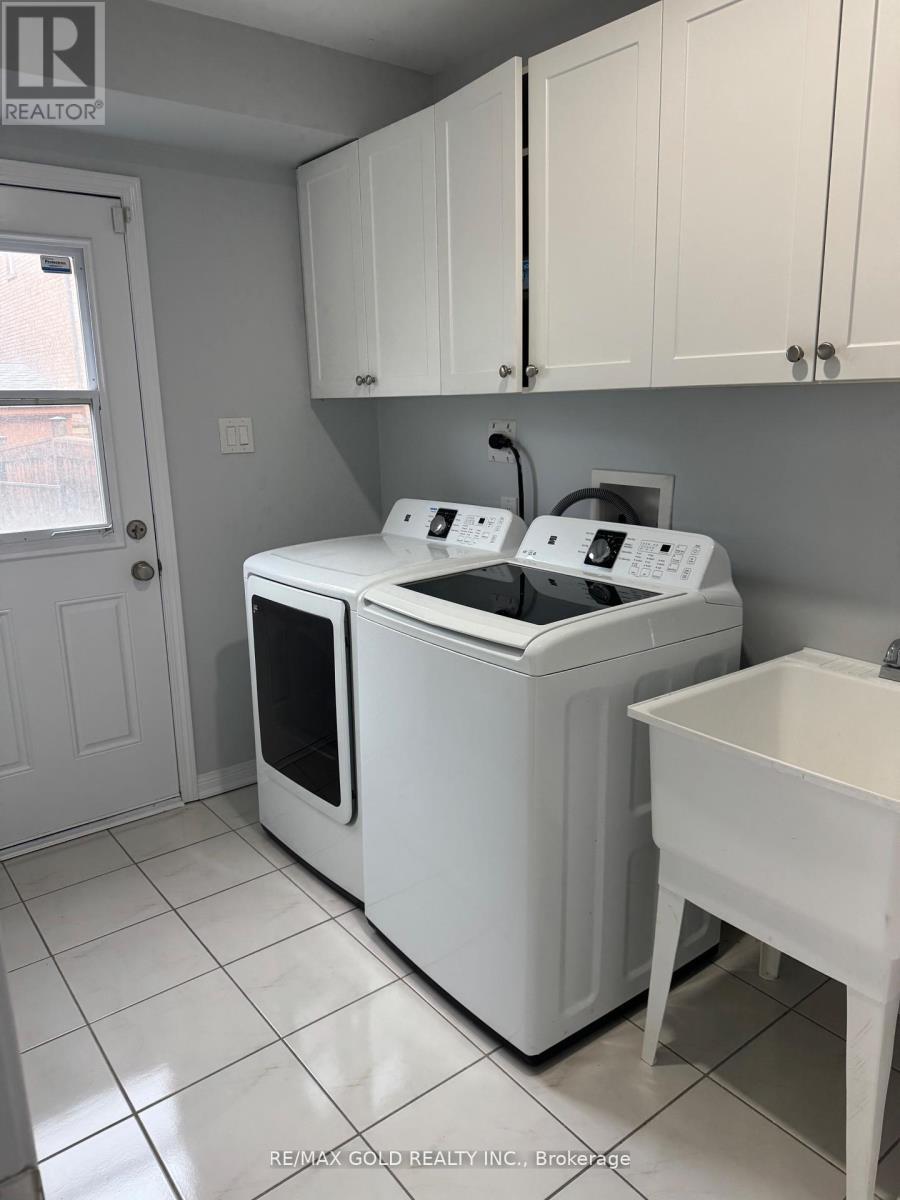 13 Viewforth Road, Brampton (Northwest Brampton), Ontario  L7A 0R2 - Photo 10 - W12211136