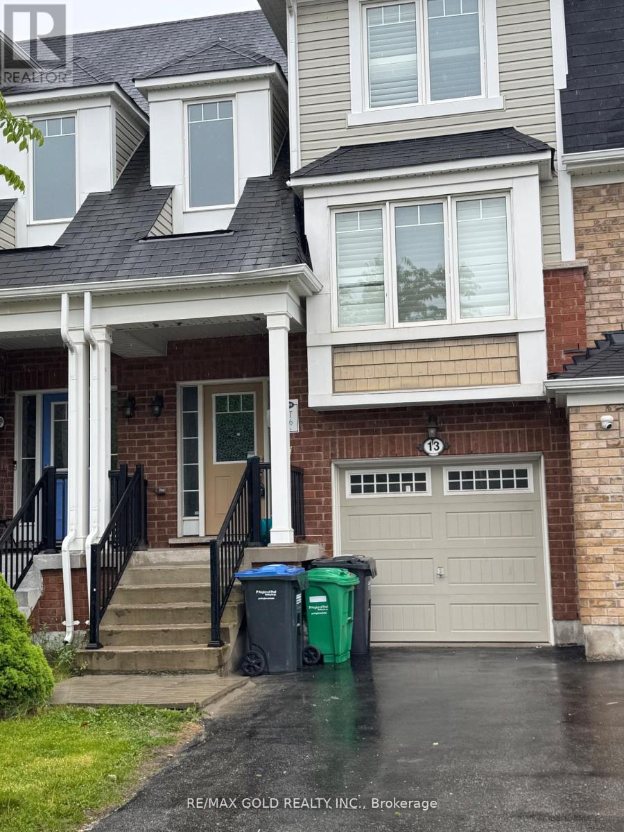 13 Viewforth Road, Brampton (Northwest Brampton), Ontario  L7A 0R2 - Photo 2 - W12211136