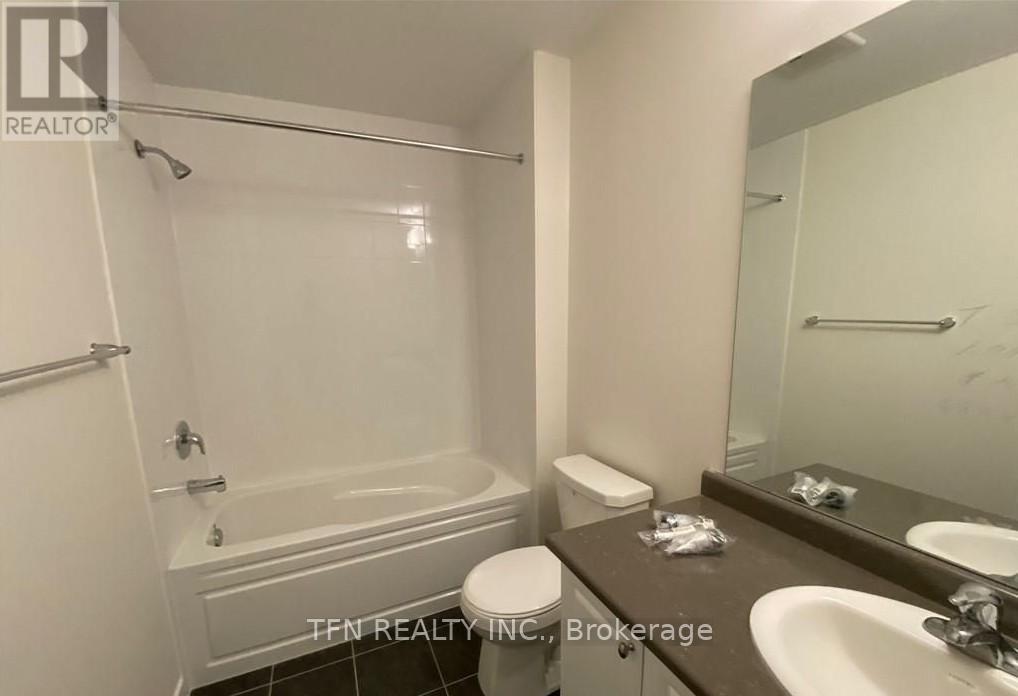 18 Monteith Drive, Brantford, Ontario  N3T 0W6 - Photo 11 - X12211125