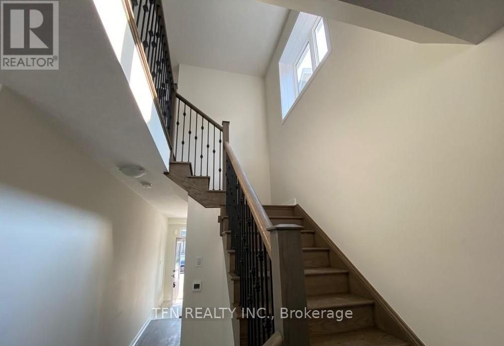 18 Monteith Drive, Brantford, Ontario  N3T 0W6 - Photo 13 - X12211125