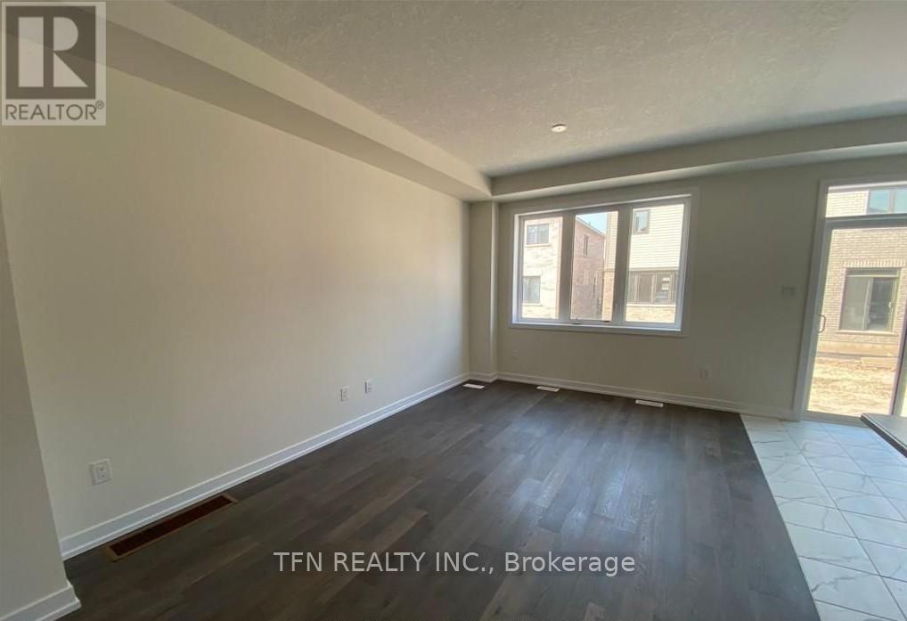 18 Monteith Drive, Brantford, Ontario  N3T 0W6 - Photo 3 - X12211125