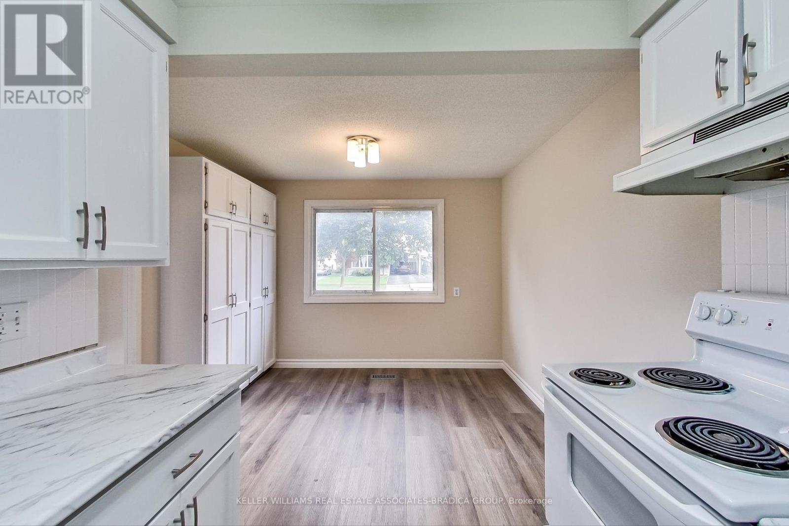 22 Lucerne Drive, Kitchener, Ontario  N2E 1B3 - Photo 8 - X12211131
