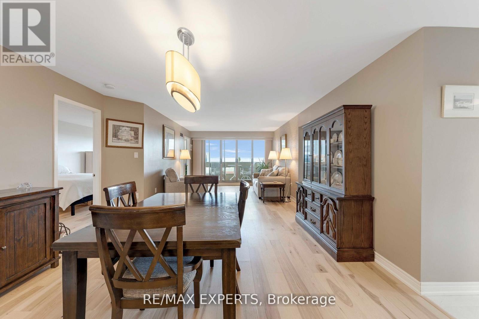 809 - 1201 North Shore Boulevard E, Burlington (Brant), Ontario  L7S 1Z5 - Photo 5 - W12209837