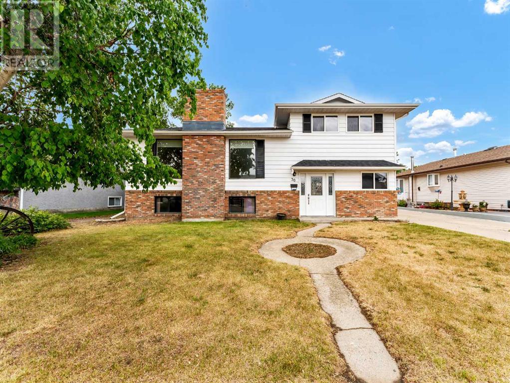30 Rossland Crescent Se, Medicine Hat, Alberta  T1B 2B6 - Photo 1 - A2226666